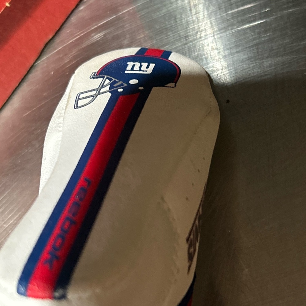 New York Giants Shoes - Picture 4 of 10